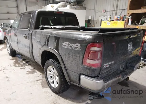 2020 Ram 1500 Laramie 4X4 6'4 Box z USA, uszkodzony, nr VIN 1C6SRFRT7LN118236